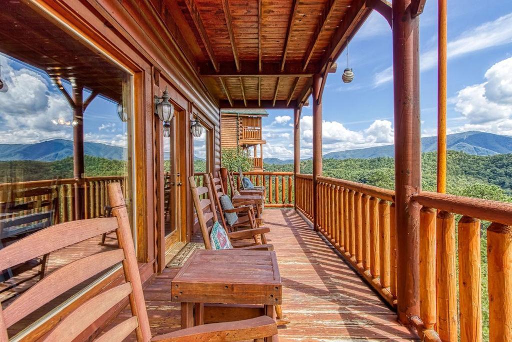 Endless View- Amazing Panoramic Mountain Views, Pool Access, Free Area Attraction Tickets Villa Сивиървил Екстериор снимка